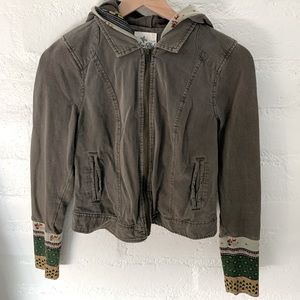 Cropped jacket with hood